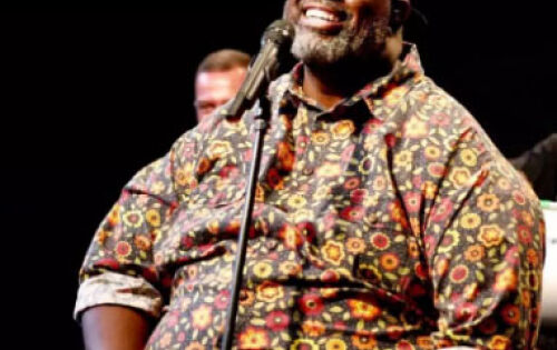 ***Mais duas atra&ccedil;&otilde;es nacionais foram confirmadas na segunda edi&ccedil;&atilde;o do Camp&atilde;o Cultural, em Campo Grande. O cantor de samba P&eacute;ricles e a banda Olodum integram a line-up do evento. P&eacute;ricles se apresenta no dia 8 de outubro, a partir de 22h, na Esplanada Ferrovi&aacute;ria. Show ter&aacute; 1h30 de dura&ccedil;&atilde;o. J&aacute; o grupo Olodum sobe ao palco no dia 10 de outubro, a partir de 21h30, com uma apresenta&ccedil;&atilde;o de 1h30. O Camp&atilde;o Cultural ser&aacute; realizado de 8 a 15 de outubro e entrada ser&aacute; gratuita. Confira as atra&ccedil;&otilde;es divulgadas at&eacute; agora: P&eacute;ricles: 8 de outubro, &agrave;s 22h; Olodum: 10 de outubro, &agrave;s 21h30; Roberta Miranda: 11 de outubro, &agrave;s 21h50; BaianaSystem: 15 de outubro, &agrave;s 23h.(MidiaMax) foto: Divulga&ccedil;&atilde;o