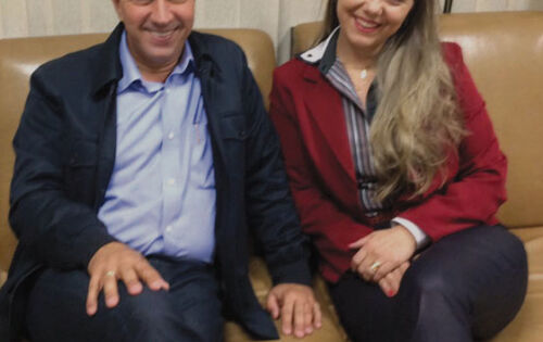 *** Nosso governador Reinaldo Azambuja e a candidata a deputada federal pelo PSDB, pastora Daniele Santos (PSDB). Dani colocou seu nome para disputar uma cadeira na C&acirc;mara Federal a convite do governador pelo grande trabalho prestado junto &agrave; comunidade de Aquidauana e regi&atilde;o. Queremos parabeniza-la pela garra, determina&ccedil;&atilde;o e tamb&eacute;m, pelo seu anivers&aacute;rio que ser&aacute; celebrado na pr&oacute;xima ter&ccedil;a-feira (13). Desejamos sucesso!! 