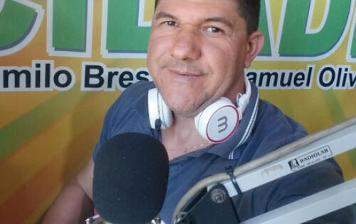 *** O comunicador da Band FM, Samuel Oliveira comemorou ontem (3), mais um ano de vida. Nosso carinho e votos de felicidade!