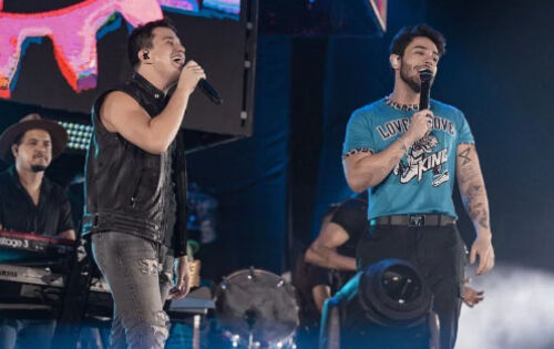 ***A assessoria de Hugo & Guilherme emitiu uma nota oficial sobre o tiroteio fatal que aconteceu no show dos sertanejos na madrugada de domingo (20/11), na cidade de Piracicaba. Segundo a equipe da dupla, os cantores s&oacute; souberam das duas v&iacute;timas fatais nesta manh&atilde; e ainda repudiaram qualquer tipo de viol&ecirc;ncia. No momento da confus&atilde;o, Hugo e Guilherme foram direto para o camarim se abrigar com a equipe, e logo depois foram para o hotel. Pela inseguran&ccedil;a do momento, at&eacute; mesmo os equipamentos foram deixados no local do show para serem recolhidos posteriormente, j&aacute; na parte da manh&atilde;, afirmou a assessoria. (Metr&oacute;poles) foto: diogo teixeira