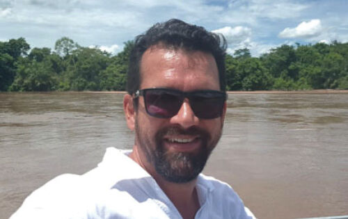 *** Celebrando mais um ano de vida nesta sexta-feira (25), o ex-presidente da C&acirc;mara de Coxim e atual presidente estadual do PT, Vladimir Ferreira. Parab&eacute;ns!!
