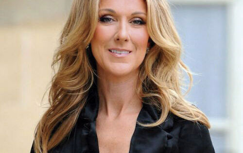 ***A cantora C&eacute;line Dion, de 54 anos, usou as redes sociais para revelar que sofre de uma doen&ccedil;a rara e incur&aacute;vel. Emocionada, ela falou sobre sua a luta contra a s&iacute;ndrome, com sess&otilde;es de fisioterapia. Desta forma, vai precisar se afastar dos palcos. &ldquo;Ol&aacute; a todos, sinto muito por ter demorado tanto para entrar em contato com voc&ecirc;s. Sinto muito a falta de todos voc&ecirc;s e mal posso esperar para estar no palco falando com voc&ecirc;s pessoalmente. Como voc&ecirc;s sabem, sempre fui um livro aberto e n&atilde;o estava pronta para dizer nada antes, mas estou pronta agora. Venho lidando com problemas de sa&uacute;de h&aacute; muito tempo e tem sido muito dif&iacute;cil para mim enfrentar meus desafios e falar sobre tudo o que tenho passado. Recentemente, fui diagnosticada com um dist&uacute;rbio neurol&oacute;gico muito raro chamado s&iacute;ndrome da pessoa r&iacute;gida, que afeta uma pessoa em 1 milh&atilde;o&rdquo;, disse ela. (midiamax) foto:divulga&ccedil;&atilde;o