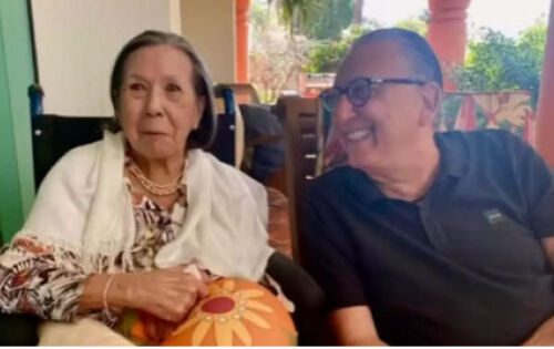 ***O narrador esportivo Galv&atilde;o Bueno comunicou em suas redes sociais, na ter&ccedil;a-feira (24), a morte da m&atilde;e, Mildred dos Santos, aos 93 anos. Em um v&iacute;deo, o filho relembrou a trajet&oacute;ria e a homenageou chamando-a de &ldquo;mulher &agrave; frente do seu tempo&rdquo;. Ela estava internada na UTI do Hospital Evang&eacute;lico em Londrina e morreu 12 dias antes de seu anivers&aacute;rio de 94 anos. A m&atilde;e &ldquo;partiu serenamente&rdquo;, afirmou Galv&atilde;o. (midiamax) Foto: Reprodu&ccedil;&atilde;o/Instagram