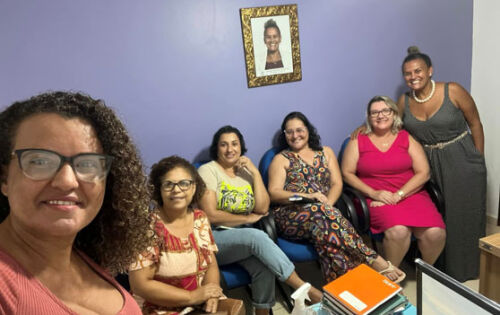 *** Quarta- feira foi realizada a primeira reuni&atilde;o para iniciar uma rede de apoio as mulheres com diagn&oacute;stico de c&acirc;ncer, formada por essas mulheres guerreiras, Silvana Zanchett, July Macedo Ortega, Eulina Bellanda,Valdivina Saraiva, Elis&acirc;ngela Rosendo e a vereadora Marly Nogueira. S&atilde;o essas mulheres que fazem a diferen&ccedil;a e merecem todo o nosso respeito. O slogan &eacute; &ldquo;Sozinhos vamos mais r&aacute;pido, Juntos vamos mais longe &ldquo;. Lindo!!