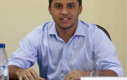 *** Vereador de Rio Verde, Nivaldinho Filho estar&aacute; celebrando neste s&aacute;bado (25) mais um ano de vida. Nossos parab&eacute;ns!!
