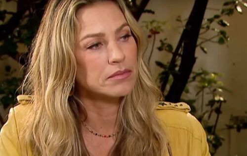 ***Luana Piovani foi entrevistada pelo &ldquo;Domingo Espetacular&rdquo;, da Record TV, no domingo, 23 de abril. A atriz, que atualmente mora em Portugal com os tr&ecirc;s filhos, Dom (10) e os g&ecirc;meos Bem e Liz (07), frutos do seu casamento com Pedro Scooby, falou de v&aacute;rios temas, entre eles, o embate judicial com o ex-marido. Piovani afirmou ter vivido um clima tenso com o surfista na audi&ecirc;ncia de concilia&ccedil;&atilde;o: &ldquo;Era uma audi&ecirc;ncia de concilia&ccedil;&atilde;o, mas que em nenhum momento pareceu que essa palavra liderava aquele encontro.&rdquo; Com todo o caso acontecendo, Luana revelou ter adquirido problemas de ansiedade, por ter passado momentos de &ldquo;viol&ecirc;ncia judici&aacute;ria&rdquo;.(ofuxico) foto:Reprodu&ccedil;&atilde;o YouTube
