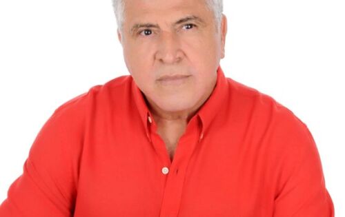 *** O jornalista Adelino Alexandre Lopes estar&aacute; recebendo os parab&eacute;ns na pr&oacute;xima segunda- feira(15), por mais um ano de vida. 