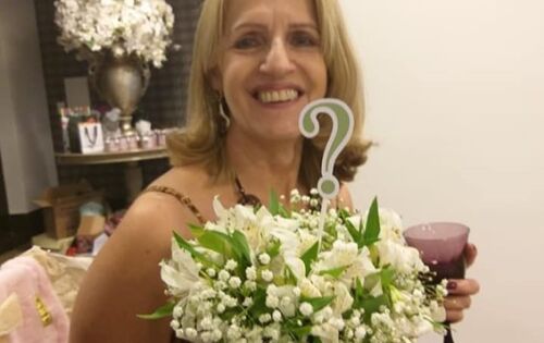 *** Quem celebrou ontem (1) mais um niver foi a querida professora e ex-presidente da C&acirc;mara de Coxim, Marilene Gasperin . Nosso carinho especial!!