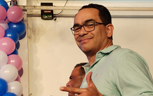 *** O Secret&aacute;rio Municipal de Sa&uacute;de de Campo Grande, Sandro Benitez marcando presen&ccedil;a durante o ato de filia&ccedil;&atilde;o do PP na capital ocorrido na sexta-feira passada.