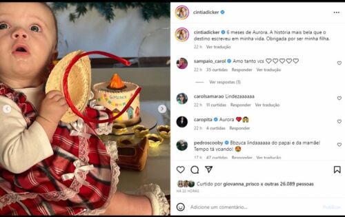 ***Na &uacute;ltima segunda-feira, 26 de junho, Aurora, filha de Pedro Scooby e Cintia Dicker, completou seis meses de vida. Para celebrar a data, a mam&atilde;e coruja realizou uma festinha com o tema &ldquo;Arrai&aacute; da Aurora&rdquo;. Em sua conta no Instagram, a modelo compartilhou algumas fotos da comemora&ccedil;&atilde;o, que contou com um belo decorado com bandeirinhas e uma fogueira, para combinar com Festa Junina. A pequena estava usando um vestido xadrez de vermelho e segurando uma tiara com um chap&eacute;u de caipirinha para entrar no clima. &ldquo;Seis meses de Aurora. A hist&oacute;ria mais bela que o destino escreveu em minha vida. Obrigada por ser minha filha&rdquo;, escreveu Cintia na legenda. (ofuxico) foto:Fotomontagem: Reprodu&ccedil;&atilde;o Instagram