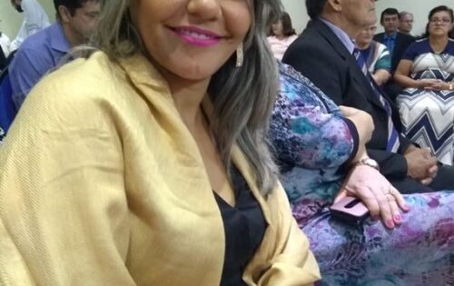 *** Ontem, o dia (29), foi todo dela, Lucimara Gomes Mour&atilde;o que celebrou mais um ano de vida. Nossos parab&eacute;ns !!