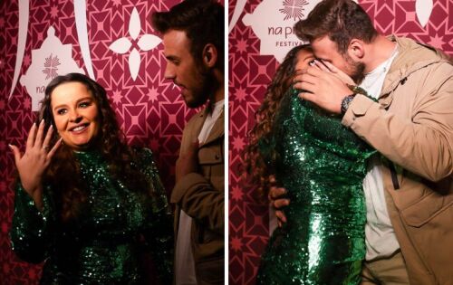 ***Uma noite regada a romance! Foi assim que aconteceu o show de Maiara e Maraisa , que rolou no &ldquo;Na Praia&rdquo;, em Bras&iacute;lia, no s&aacute;bado, 01 de julho. Maiara recebeu o carinho do namorado, Matheus Gabriel, no camarim, minutos antes de subir ao palco. Em meio a muitos beijos apaixonados, a cantora exibiu o anel de compromisso que ganhou do bonit&atilde;o. Esbanjando felicidade, Maiara entoou os sucessos da dupla com a irm&atilde;, que arrasou no piano, acompanhada por uma ta&ccedil;a de espumante. Ali&aacute;s, Maraisa chegou a dividir seu drink com um rapaz da plateia (Ofuxico). FOTO: Gabi de Morais/Brazil News