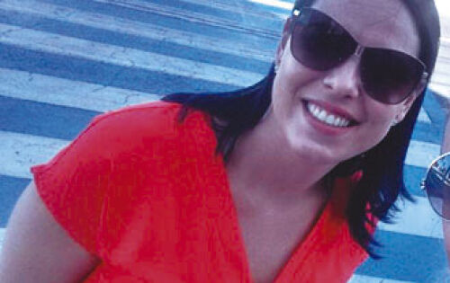 *** A gerente da Sanesul de Coxim, Ana Paula Daniel Pereira celebrar&aacute; neste s&aacute;bado (15), mais um ano de vida. Parab&eacute;ns!