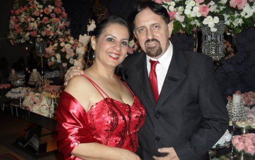 *** Parab&eacute;ns ao Dr&ordm;Luiz Paulo Gomes Rossatto que na segunda-feira(13), comemora mais um ano de vida. Na foto ao lado de sua eterna namorada, a querid&iacute;ssima Nivia Rossatto. 