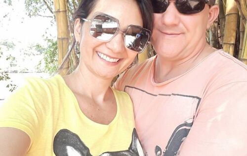 *** Nosso carinho especial ao amigo e parceiro de longas datas Samuel Oliveira (Band FM). Samuel &eacute; um dos locutores mais ouvidos na regi&atilde;o da nossa Coxim maravilhosa e que, na quarta-feira (27) estar&aacute; recebendo os parab&eacute;ns pelo anivers&aacute;rio. Na foto ao lado de sua eterna namorada e grande parceira, Marleide Vaz. Felicidades!!