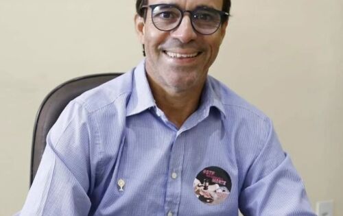 *** Aniversariando no pr&oacute;ximo domingo dia (31) o vereador de Rio Verde, Fl&aacute;vio Roberto Alves de Brito (Fl&aacute;vio Brito). Nossos parab&eacute;ns e muito sucesso !!
