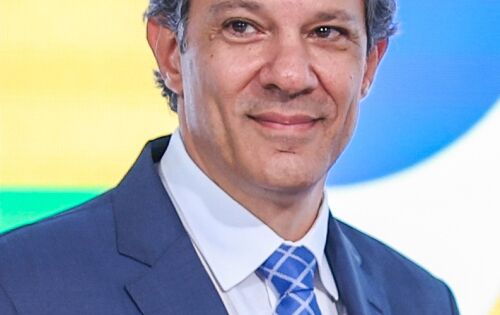 **** Nossos parab&eacute;ns hoje s&atilde;o tamb&eacute;m para Fernando Haddad, que completa mais um ano de vida. Fernando &eacute; um professor universit&aacute;rio, advogado e pol&iacute;tico brasileiro, filiado ao Partido dos Trabalhadores e atual ministro da Fazenda do Brasil