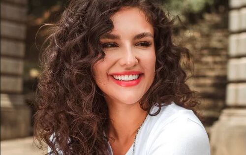 **** N&atilde;o podiamos esquecer tamb&eacute;m do anivers&aacute;rio da influencer, youtuber e atriz K&eacute;fera Buchmann. Kefera iniciou sua carreira com o canal &ldquo;5into minutos&rdquo; e at&eacute; hoje faz sucesso com seu talento e carisma. Felicidades.