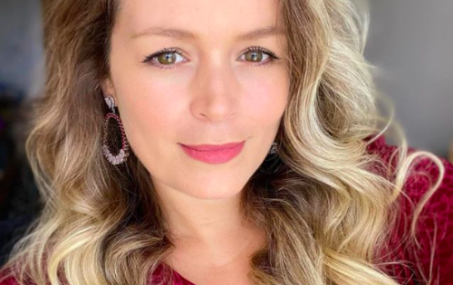 *** Tamb&eacute;m &eacute; aniver&aacute;rio da saudosa Bianca Castanho Pereira. Empres&aacute;ria e ex-atriz brasileira. Conhecida por interpretar Val&eacute;ria na oitava temporada de Malha&ccedil;&atilde;o, Clara em Canavial de Paix&otilde;es. Felicidades!