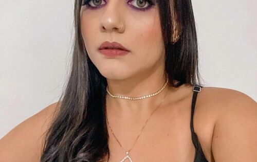 *** Parab&eacute;ns para a arquiteta Rafaela Piva, que comemorou mais um ano de vida na quarta-feira(24). Rafaela &eacute; a filhota linda da nossa amiga Renata Gomes dos Santos (C&acirc;mara de Coxim). Felicidades Rafaela!