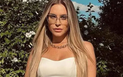 *** Em meados de 2023, Carla Diaz terminou seu noivado com Felipe Becari, e est&aacute; solteira. Desde ent&atilde;o, focando na vida profissional e n&atilde;o expondo nada da pessoal, mas isso n&atilde;o impediu rumores de que eles reataram ressurgirem na web. Por conta disso, a atriz de &ldquo;O Clone&rdquo; se pronunciou no stories do Instagram sobre a possibilidade de ter reatado o namoro. Ela negou veementemente as suspeitas e ainda reclamou de estarem colocando seu nome envolto de fake News. (ofuxico)