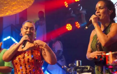 O domingo de Carnaval, 11 de fevereiro, no Camarote Expresso 2222 estava vibrante, celebrando 25 anos de uma festa que j&aacute; se tornou tradi&ccedil;&atilde;o na fam&iacute;lia Gil. Entre os destaques da noite, Preta Gil, recuperada e radiante, tomou o palco para compartilhar n&atilde;o s&oacute; sua m&uacute;sica, mas tamb&eacute;m sua hist&oacute;ria de supera&ccedil;&atilde;o e alegria. Uma Noite de Homenagens e Gratid&atilde;o Com a sa&uacute;de renovada, Preta trouxe um brilho especial ao terceiro dia do evento. Sua presen&ccedil;a era uma celebra&ccedil;&atilde;o em si mesma, marcando o retorno triunfante ao Carnaval de Salvador, um evento que ela descreve como central para sua felicidade ao longo da vida. (Ofuxico) foto: Geovane Peixoto/Divulga&ccedil;&atilde;o Camarote Expresso 2222