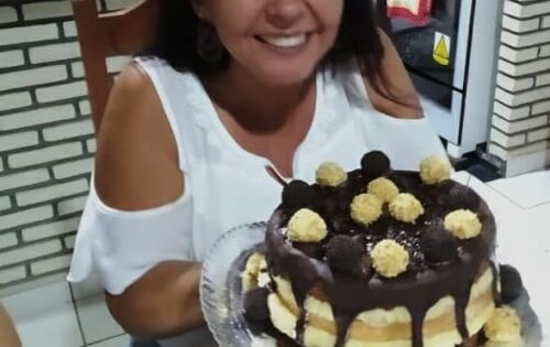*** No domingo (14), a nossa querid&iacute;ssima, Rosiney Prud&ecirc;ncio estar&aacute; recebendo os parab&eacute;ns por mais um niver. Que a alegria seja sua eterna companheira!!