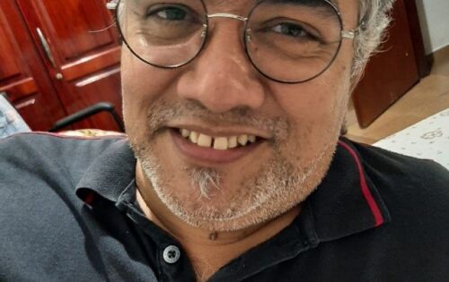 *** Parab&eacute;ns ao assistente administrativo na escola Silvio Ferreira, Olair Chester Paniago, que comemorou mais um anivers&aacute;rio na &uacute;ltima ter&ccedil;a-feira (9). Felicidades!!