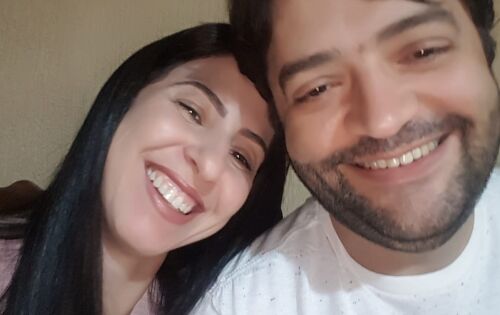 *** Nossos parab&eacute;ns ao contador na C&acirc;mara Municipal de Coxim, Giani Marcio Scholz pelo seu anivers&aacute;rio que ser&aacute; celebrado na ter&ccedil;a-feira (7). Na foto ao lado da esposa, Vivian Maria Monteiro de Carvalho. Parab&eacute;ns!!