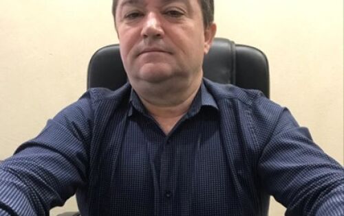 *** Nossos parab&eacute;ns ao prefeito de Coxim, Edilson Magro que na pr&oacute;xima segunda-feira (13), estar&aacute; comemorando mais um ano de vida. Parabenizamos tamb&eacute;m pelo excelente trabalho que vem realizando frente ao Executivo Municipal, sempre em busca de melhorias para a popula&ccedil;&atilde;o coxinense. Edilson Magro &eacute; um prefeito sempre presente e aberto a sugest&otilde;es, &eacute; um homem sensato, simples, um homem de compromisso com a nossa querida Coxim, que cumpre o seu dever como pol&iacute;tico, cidad&atilde;o e, acima de tudo, &eacute; um vision&aacute;rio do desenvolvimento do turismo na cidade. &Eacute; s&oacute; observar tudo o que tem sido feito. 
