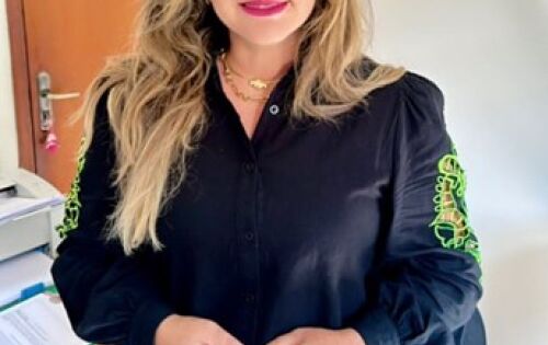 *** Nosso carinho todo especial para nossa vereadora de Rio Verde, Cleisy Maira Paes Souza Milleo que comemora neste s&aacute;bado (18) mais um niver. Parab&eacute;ns pelo anivers&aacute;rio e pelo excelente trabalho prestado e que muito tem contribu&iacute;do para o desenvolvimento do Munic&iacute;pio e assim, promovendo melhores condi&ccedil;&otilde;es para povo rio-verdense!
