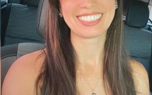 *** Nesta sexta-feira (17), Lislaine Santos que faz parte da equipe da Secretaria de Sa&uacute;de Municipal de Coxim, celebra mais um ano de vida. Parab&eacute;ns!