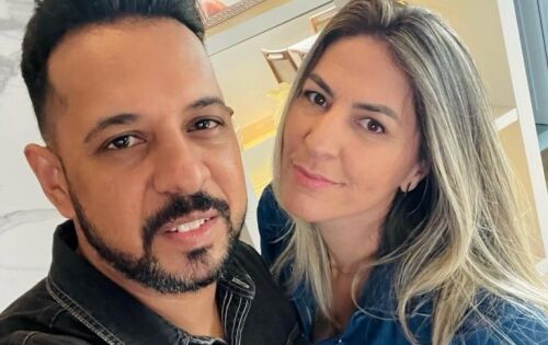*** Ontem (23), nosso amigo querido pastor Paulo celebrou mais um ano de vida com muitas b&ecirc;n&ccedil;&atilde;os de Deus. Pastor Paulo e pastora Fabiana s&atilde;o fundadores do Minist&eacute;rio, Igreja Evang&eacute;lica da Fam&iacute;lia com sede na capital. O casal e toda sua fam&iacute;lia s&atilde;o b&ecirc;n&ccedil;&atilde;os do Senhor na vida de centenas de pessoas, inclusive na minha e de minha fam&iacute;lia. Quando estamos em Campo Grande &eacute; l&aacute;, na IFMS que congregamos e encontramos conforto espiritual. Nossos parab&eacute;ns Pastor Paulo, e que Deus continue aben&ccedil;oando sua vida!!