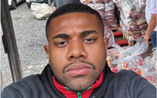 Davi Brito, campe&atilde;o do BBB 24, prestou contas nesta segunda-feira (27) ap&oacute;s dar a entender que usou o dinheiro que arrecadou com as doa&ccedil;&otilde;es para bancar sua ida at&eacute; o Rio Grande do Sul, onde atuou como volunt&aacute;rio. O baiano, de 21 anos, divulgou notas fiscais nas redes sociais e tamb&eacute;m soltou um comunicado. (Quem)