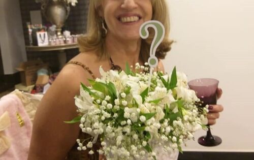 *** Aniversariando neste s&aacute;bado (1), nossa amiga querida, ex-presidente da C&acirc;mara Municipal de Coxim, Marilene Gasperin. Receba nosso carinho hiper, super e mega especial! 