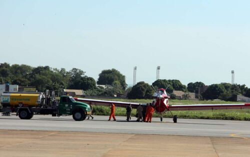 Avi&otilde;es Air Tractor decolam do aeroporto de Corumb&aacute; para in&iacute;cio das opera&ccedil;&otilde;es no Pantanal. Foto: Silvio de Andrade