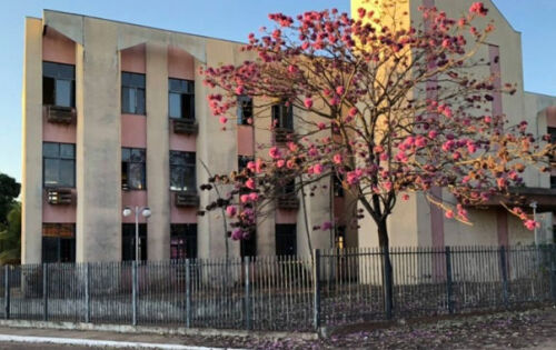 Antigo pr&eacute;dio do F&oacute;rum vai ser reformado para abrigar Prefeitura e secretarias (Foto: Sheila Forato)
