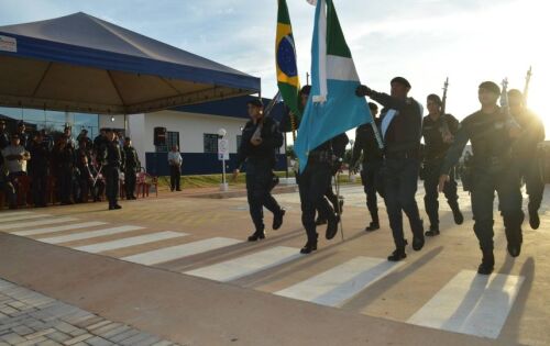 Ao som do Corpo Musical da PM, os militares puderam marchar e fechar encerrar o ato solene.