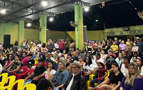 Popula&ccedil;&atilde;o lotou a "toca do rato"