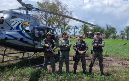 Capit&atilde;o Anderson e equipe durante fiscaliza&ccedil;&atilde;o