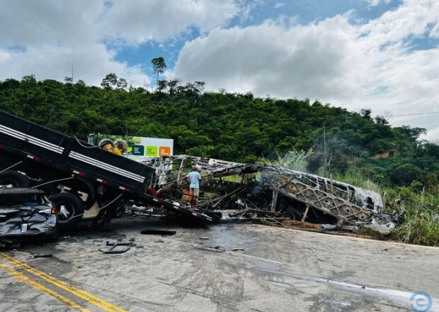 Motorista suspeito de causar acidente com ônibus em MG se entrega à polícia