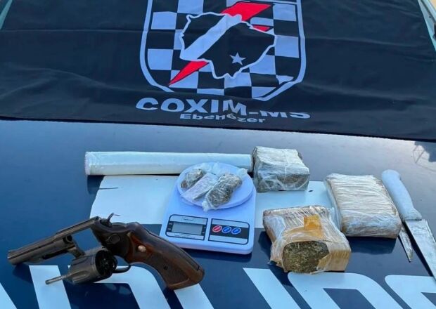 Suspeito &eacute; preso com arma de fogo, drogas e balan&ccedil;a de precis&atilde;o durante a&ccedil;&atilde;o da For&ccedil;a T&aacute;tica 