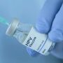 Minist&eacute;rio da Sa&uacute;de prorroga vacina&ccedil;&atilde;o contra HPV para jovens de 15 a 19 anos at&eacute; o fim de 2026