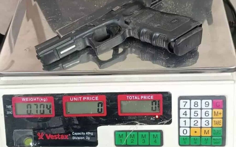 Correios encontram arma em meio a erva de tereré e escapamento com maconha