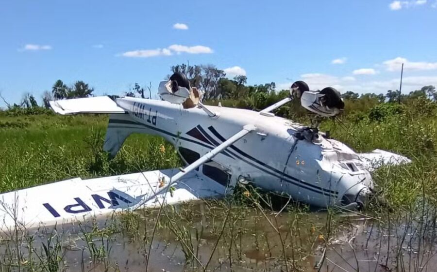 Avião cai e três pessoas são resgatadas em área de difícil acesso no Pantanal