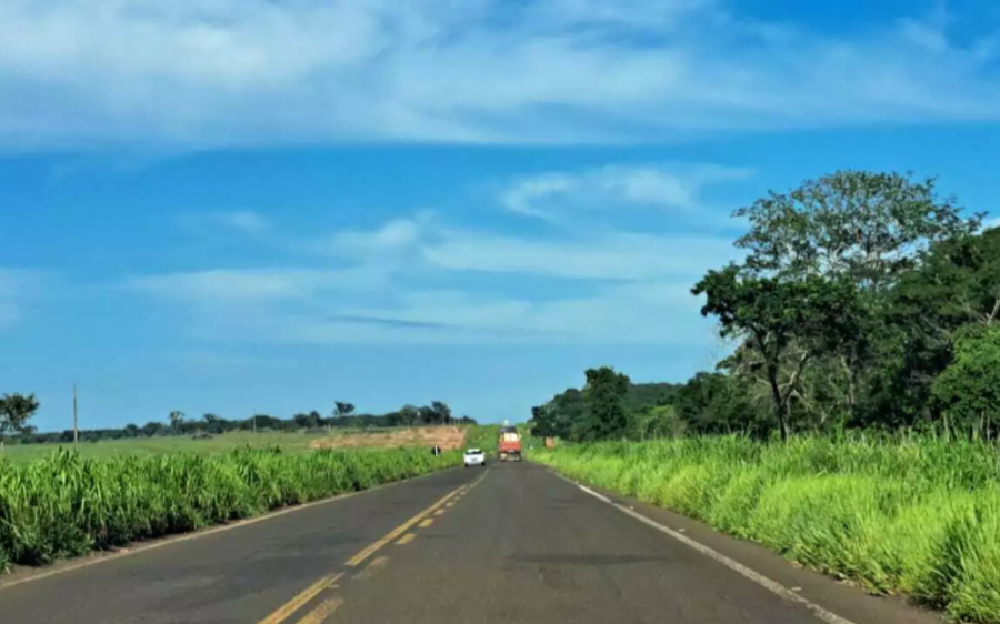 Lei prevendo que todas obras de rodovias estaduais incluam acostamento foi sancionada hoje