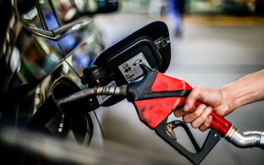 Imposto sobe nesta semana e eleva preços da gasolina e do diesel