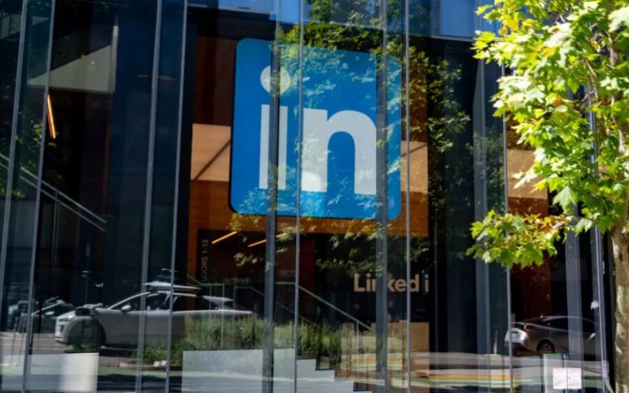 LinkedIn é acusado de espiar
mensagens privadas para treinar IA