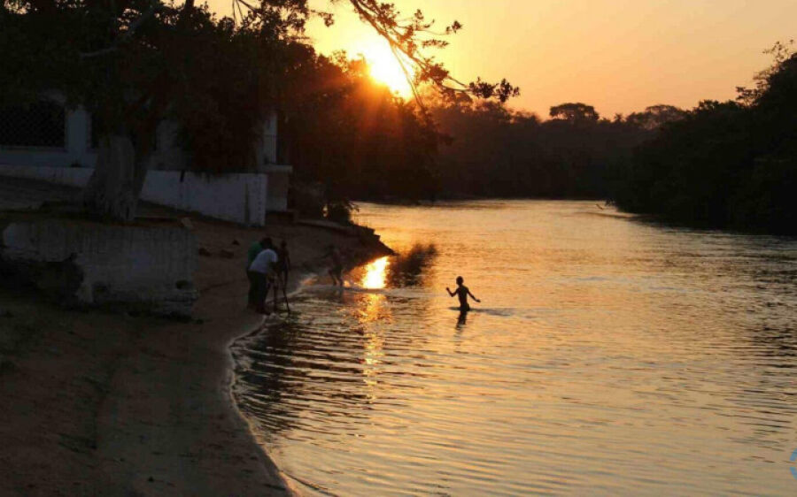 MPMS investiga construção de barracos e área com churrasqueira às margens do Rio Jauru
