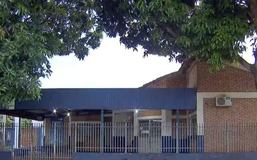 Médica é condenada em mais de R$ 180 mil por bater ponto e não trabalhar em posto saúde de MS